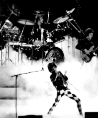 news-of-the-world-tour-live-queen